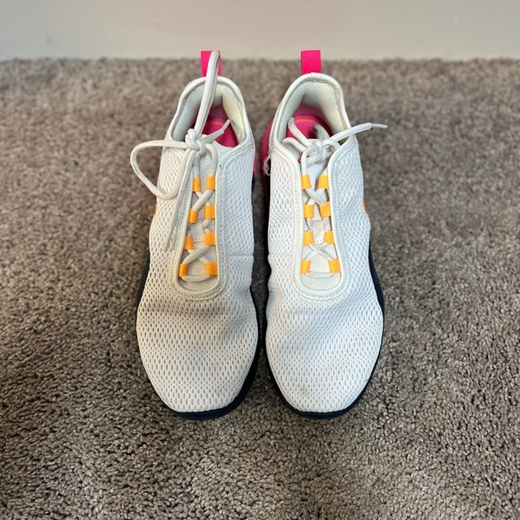 Women’s Nike Shoes - Picture 5 of 9